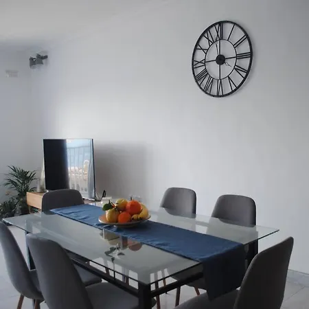 Seafront Apartment *